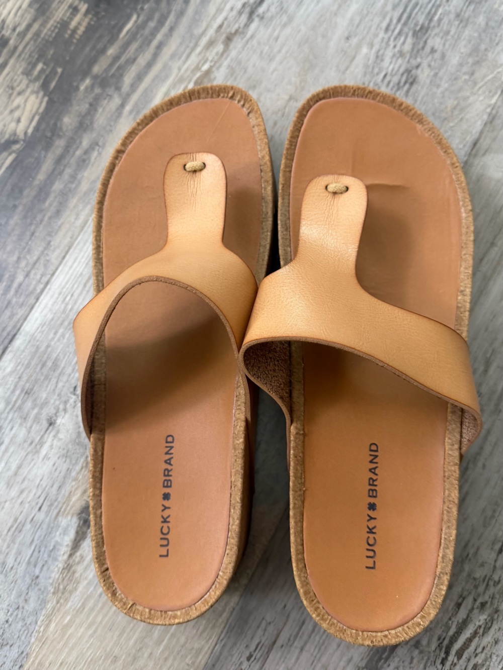 Lucky Lizabi Light Brown Leather Toe-Post Sandals